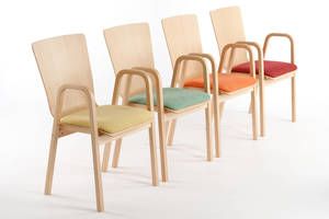 Bei den Sitzpolstern stehen verschiedene Farben zur Auswahl